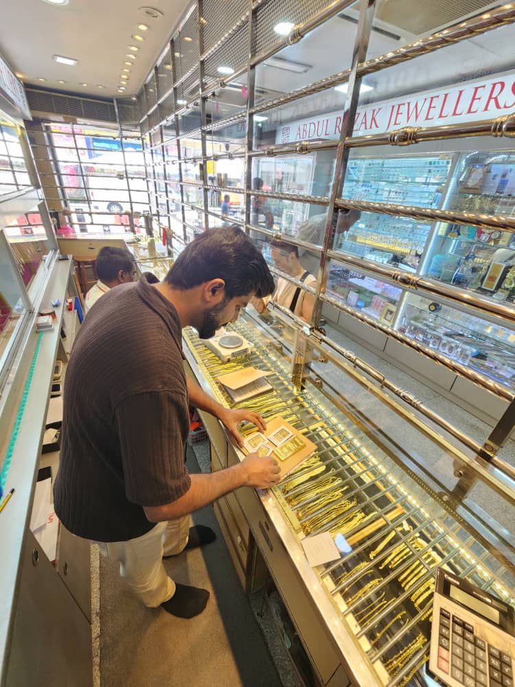 Abdul Razak Gold House Sdn Bhd Malaysia Gold Bar Price in Malaysia kuala lumpur KL Klang Valley 999 916 selling buying real Gold at shop